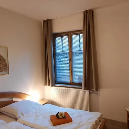 Lindengarten - 22-15 *